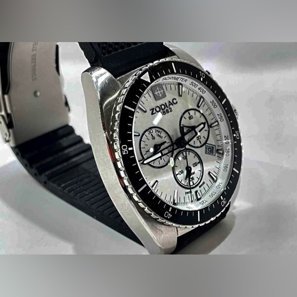 Zodiac Speed Dragon Alarm Chronograph Wristwatch - Picture 2 of 8